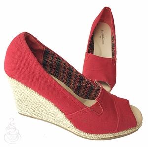 Red Wicker Wedges